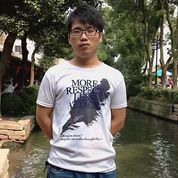 红尘爱单纯的照片