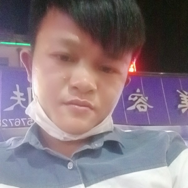 夜已深。的照片