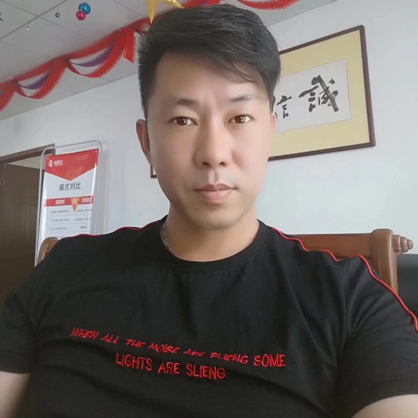 吾本凡人的照片