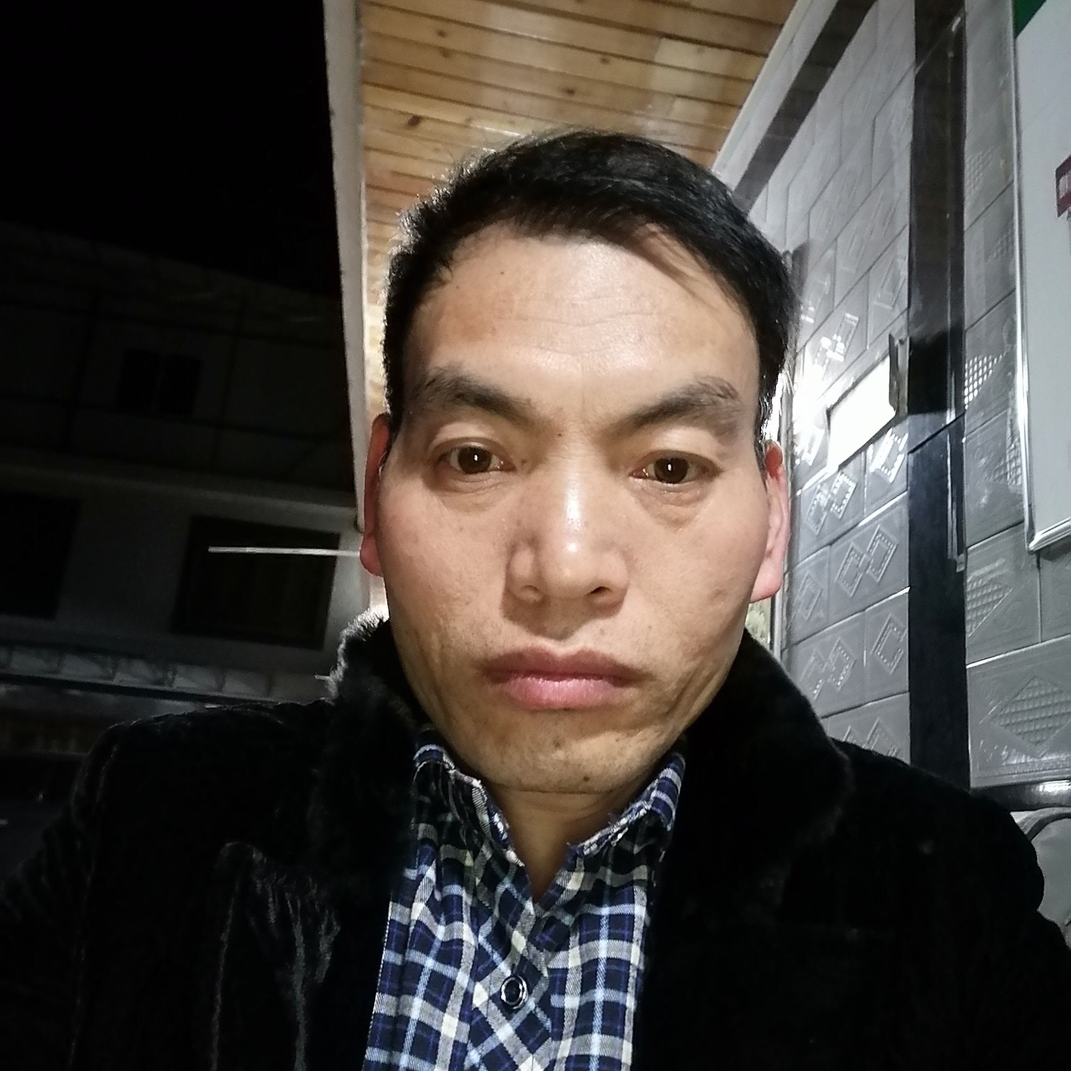 台灯相许落寞的照片