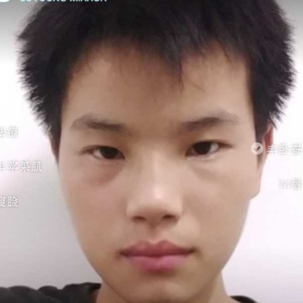 呆萌少女也是小姐的照片
