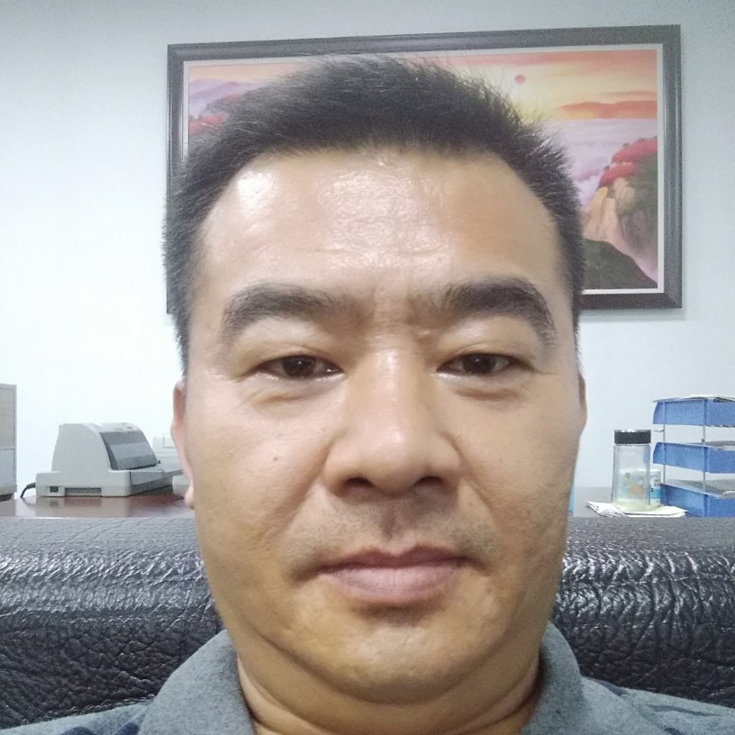 国家栋梁在打铁的照片