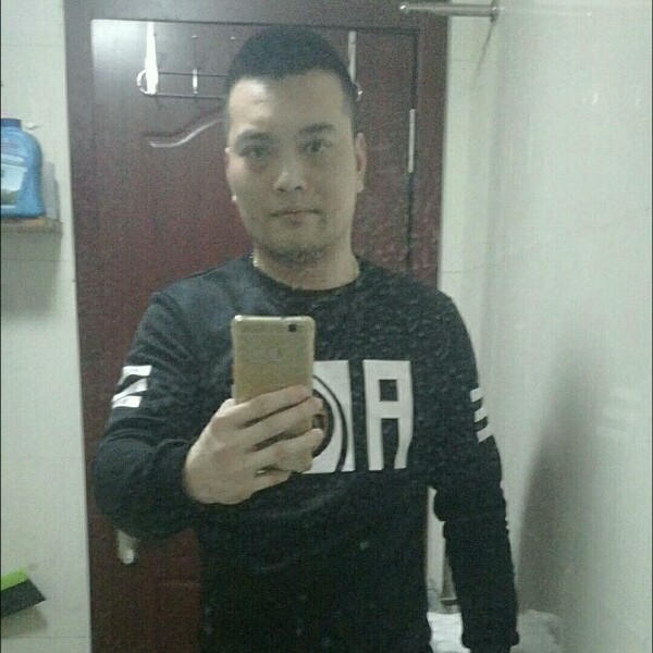 骑着蚂蚁逛马路的照片