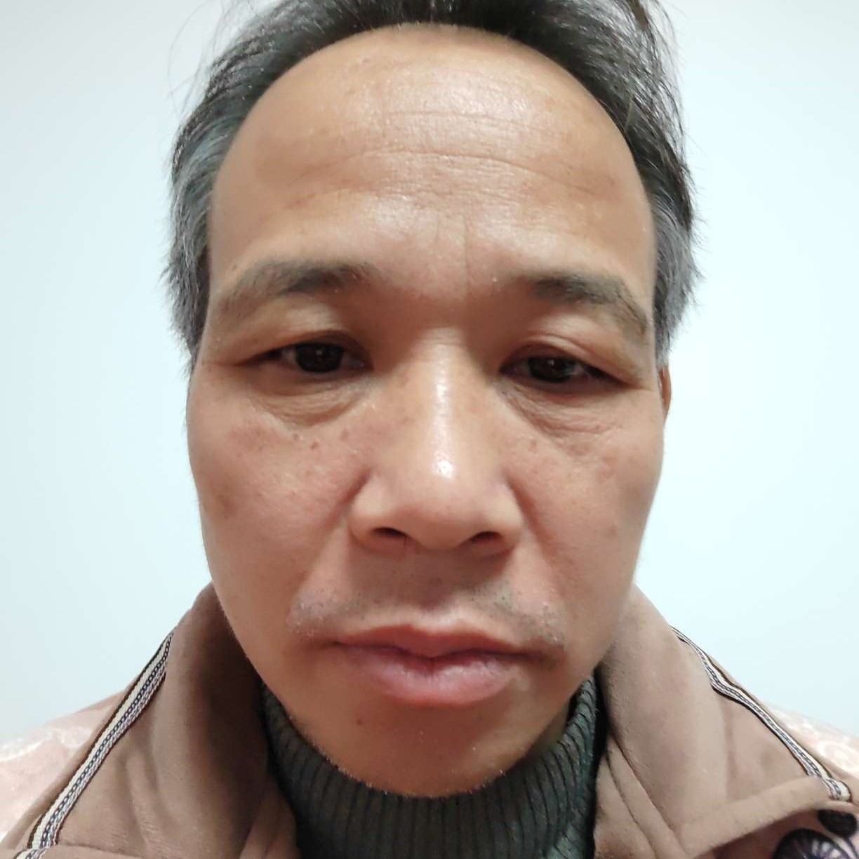 单身笑自行车的照片