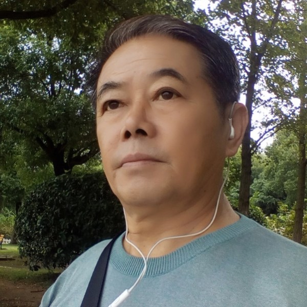 健壮柜子的照片