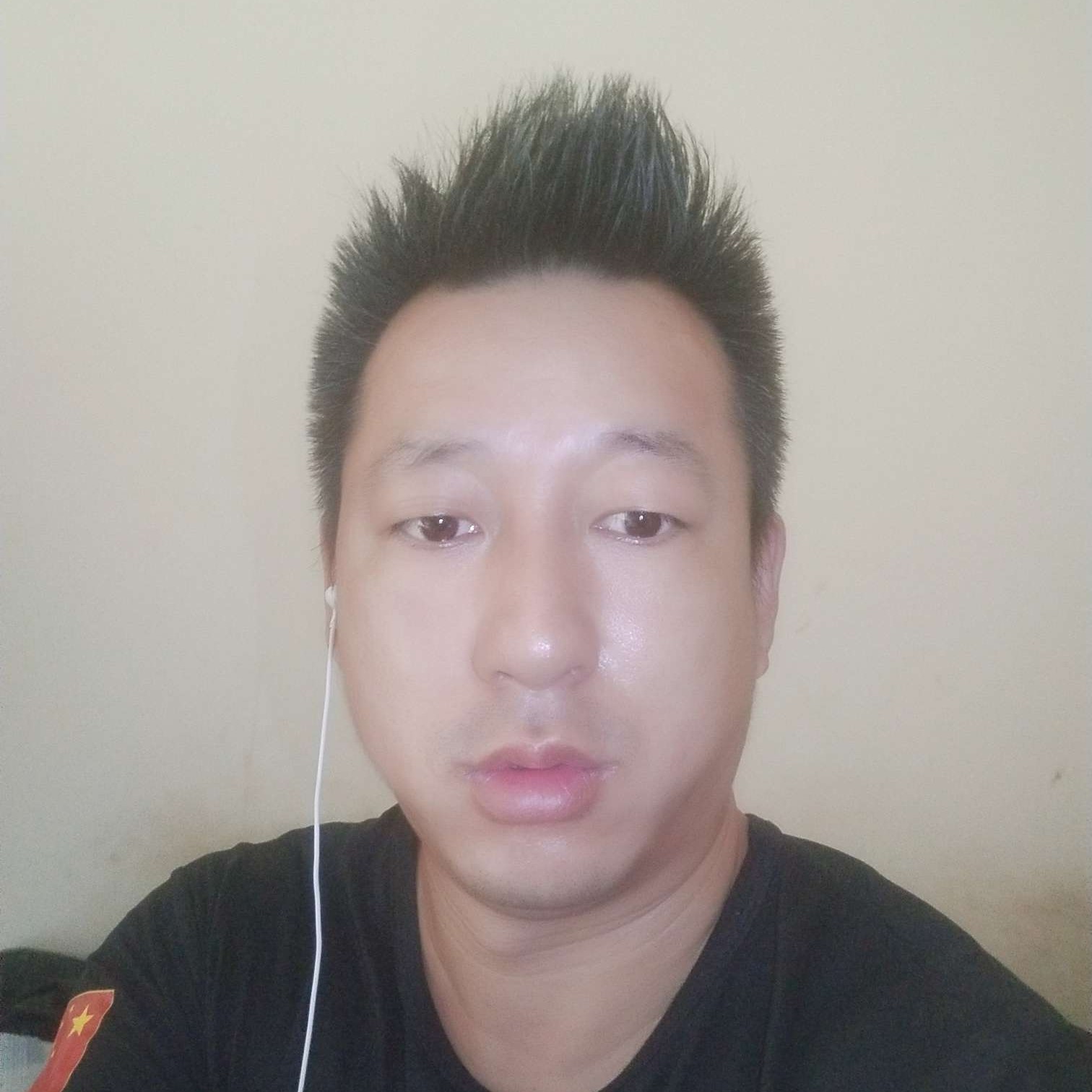 饱满挽手草莓的照片