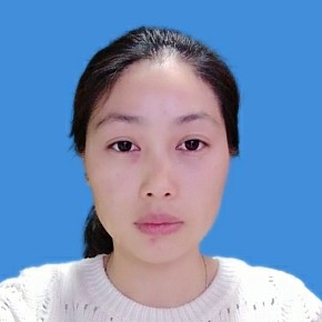黄丽媛的照片
