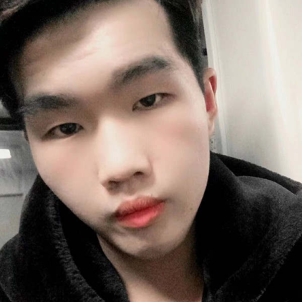 小蘑菇蹁跹错落的照片