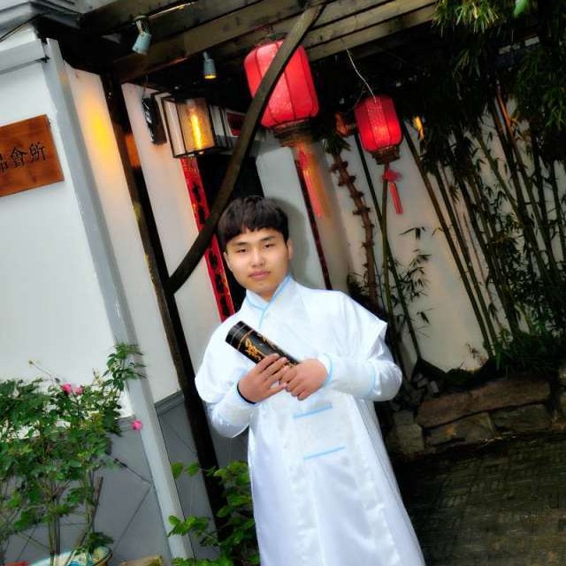吴良的照片