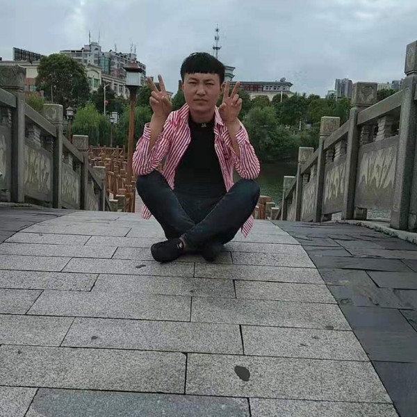 朗二爷的照片