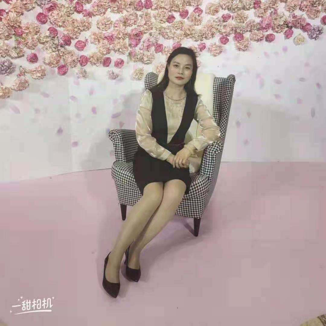 简单演变秋月的照片