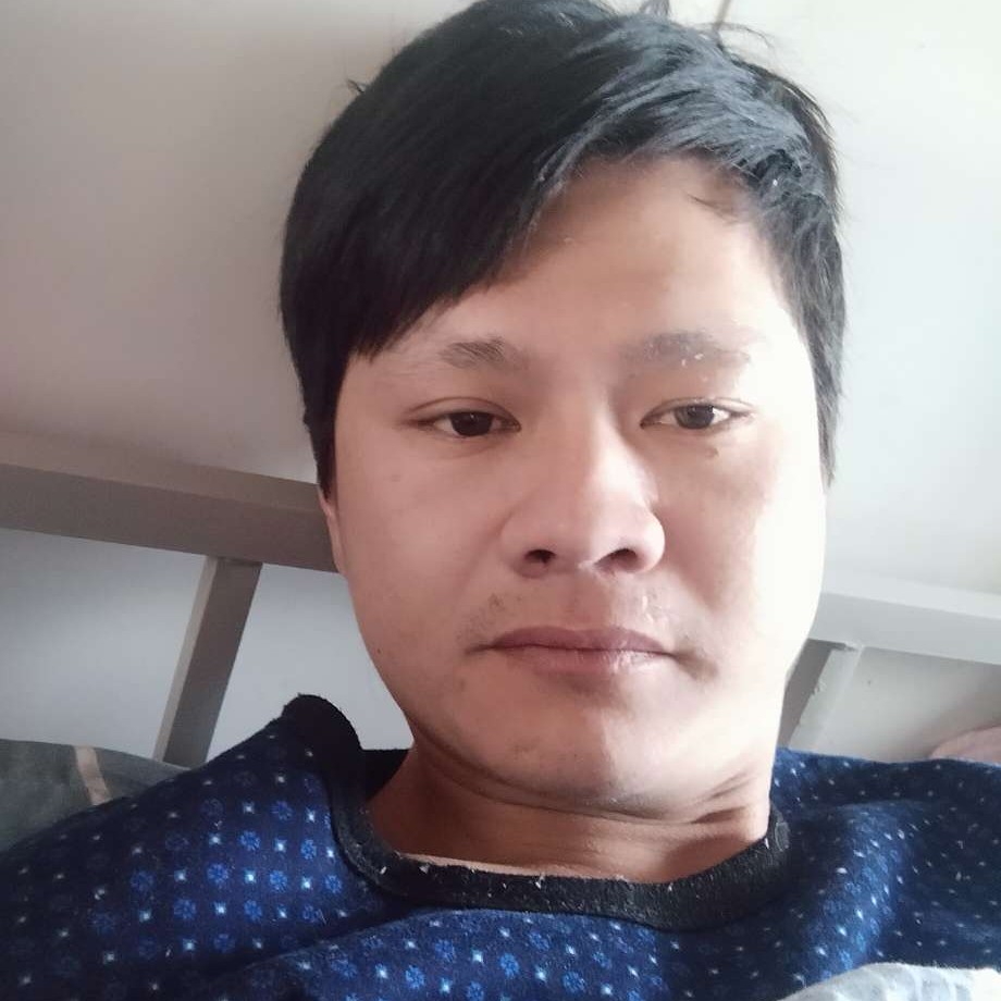 蘩藜挽手愉快的照片