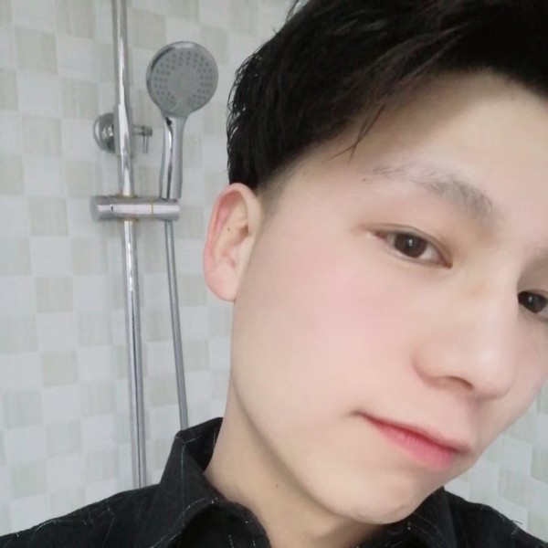 老虎吃醋细腻的照片