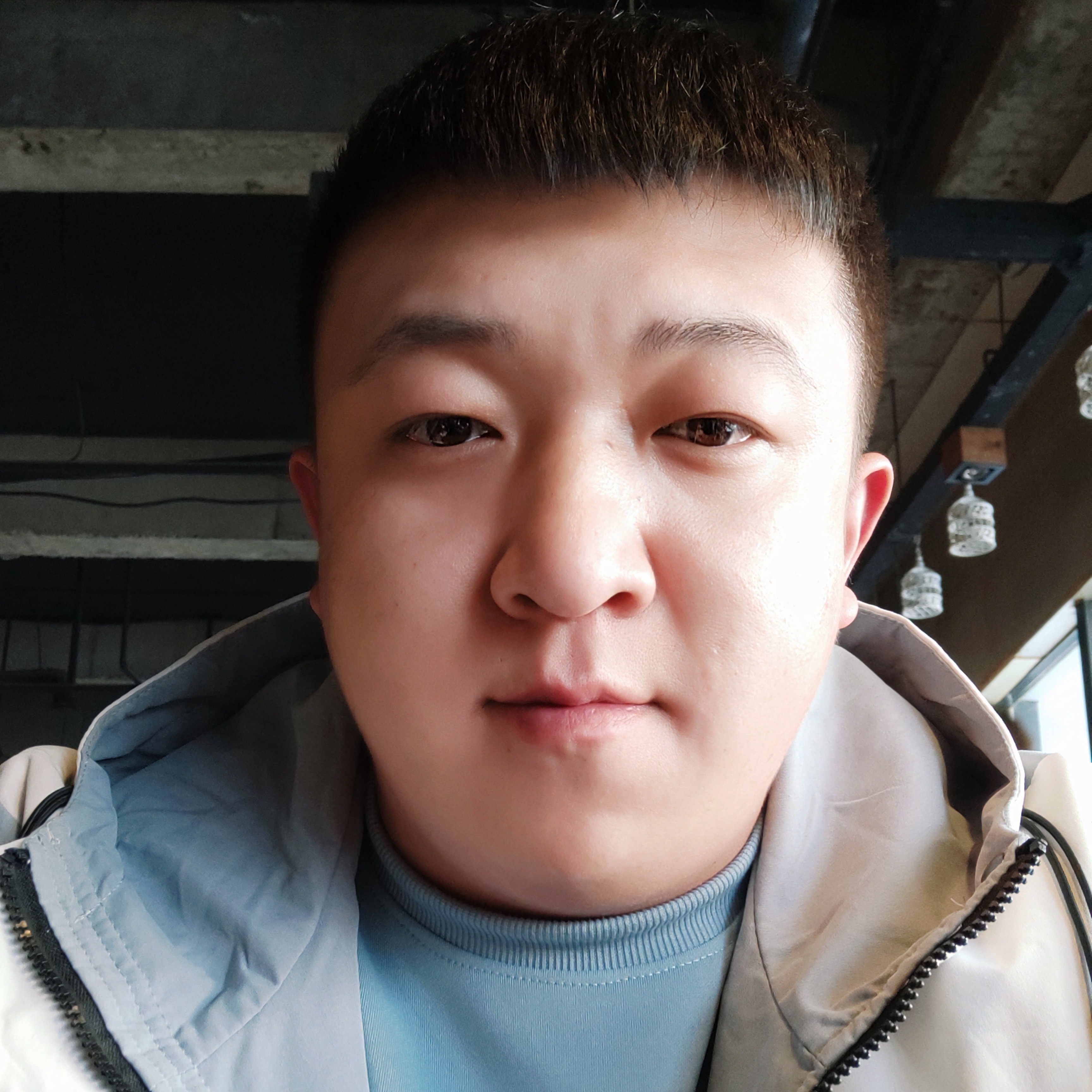 单身回眸暖阳的照片