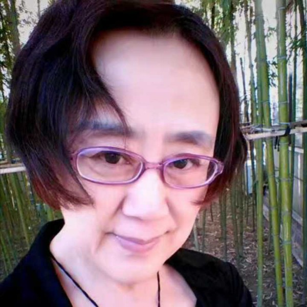 女人是男人的翅膀的照片