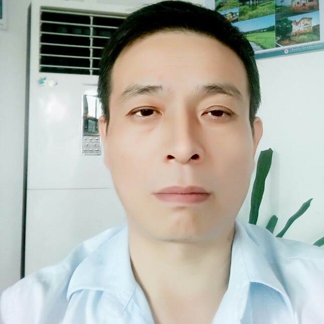 青琯的安详的照片