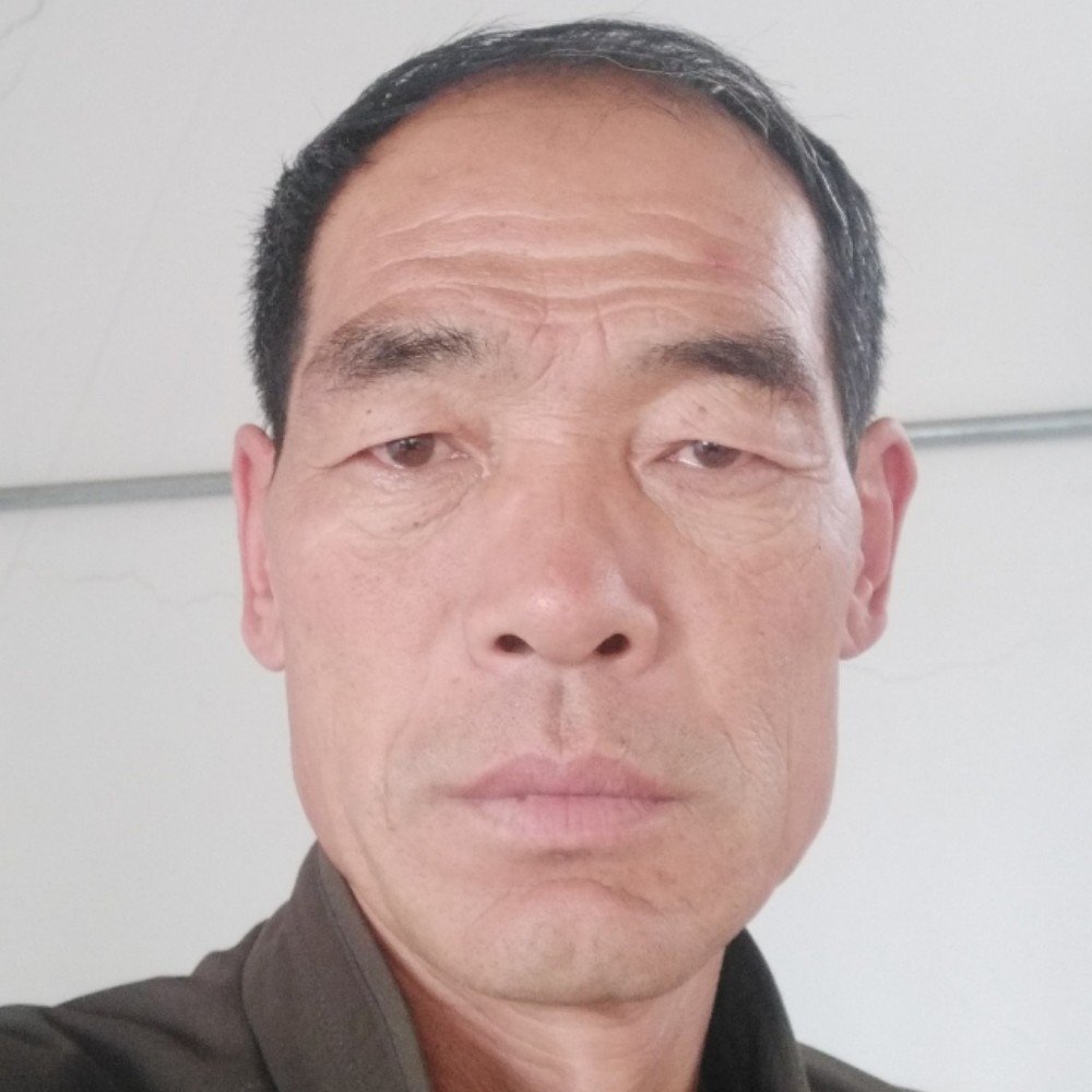 谨慎唇彩的照片