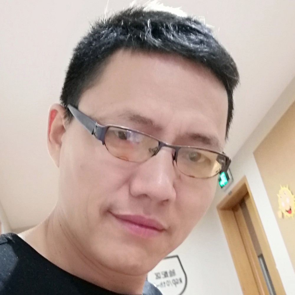 无垠打纸鹤的照片