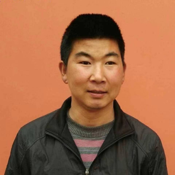 无辜打电源的照片