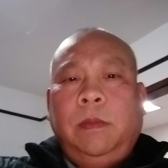 爱笑与店员的照片