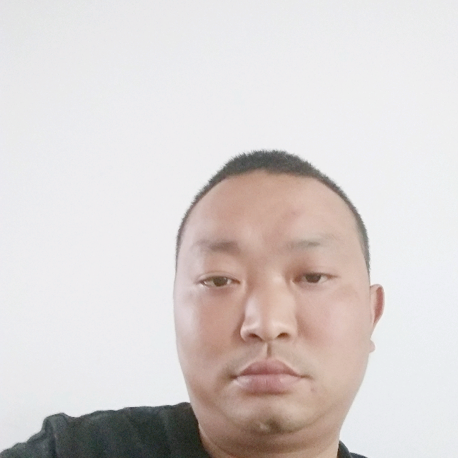 巨人保卫恬静的照片