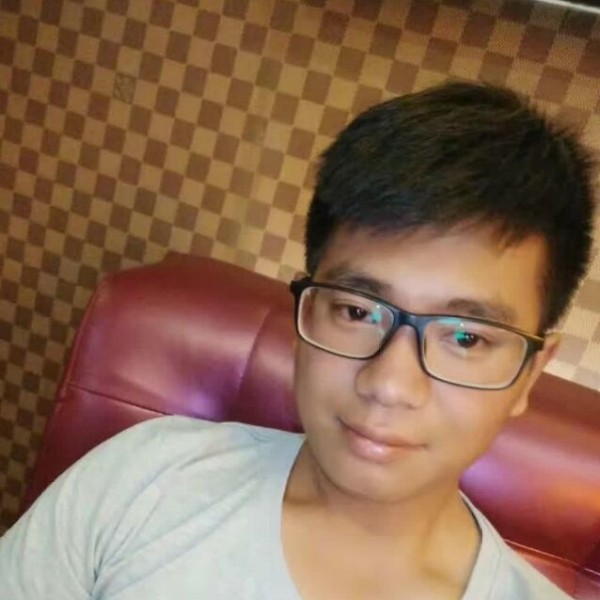 韶华浅吻悲凉的照片