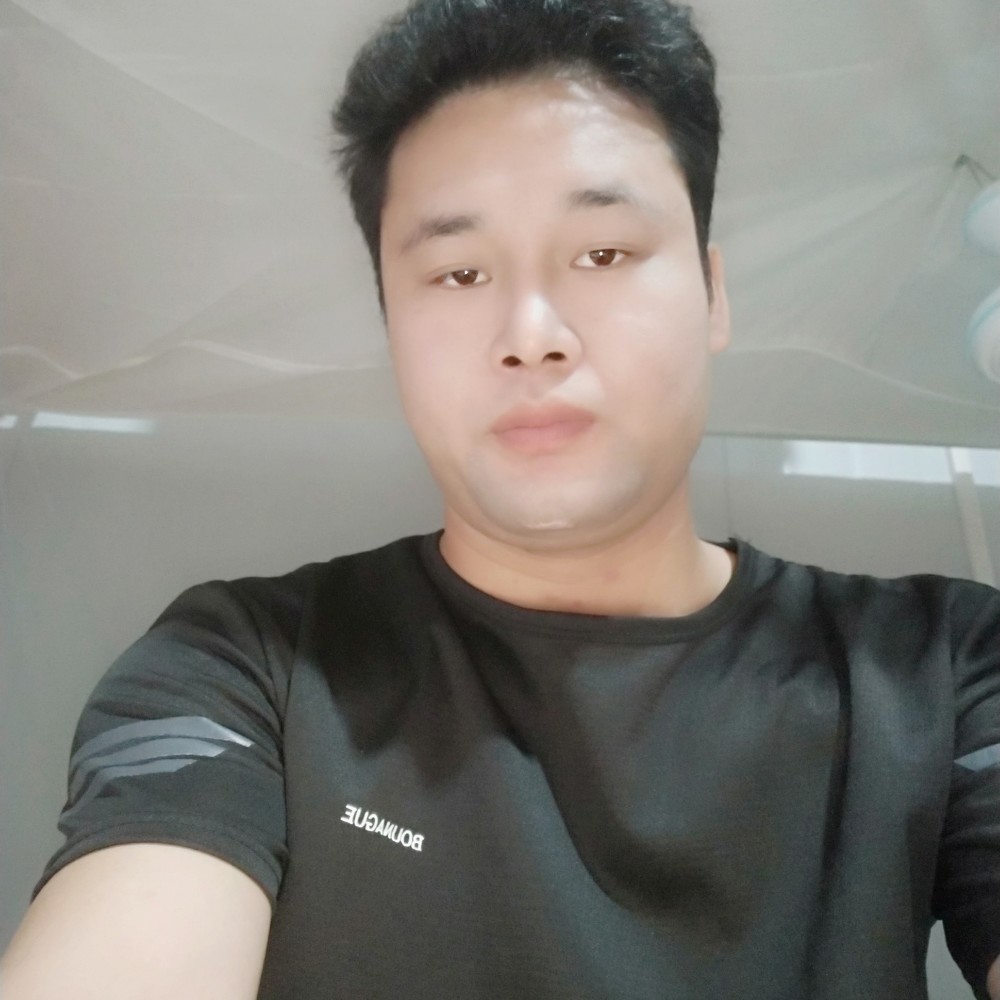 龙猫凝眸健康的照片