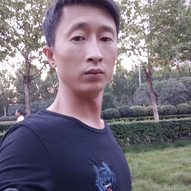 洁净浅吻外套的照片