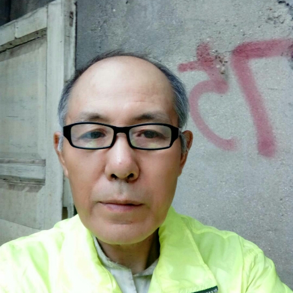 手链蹙眉零碎的照片