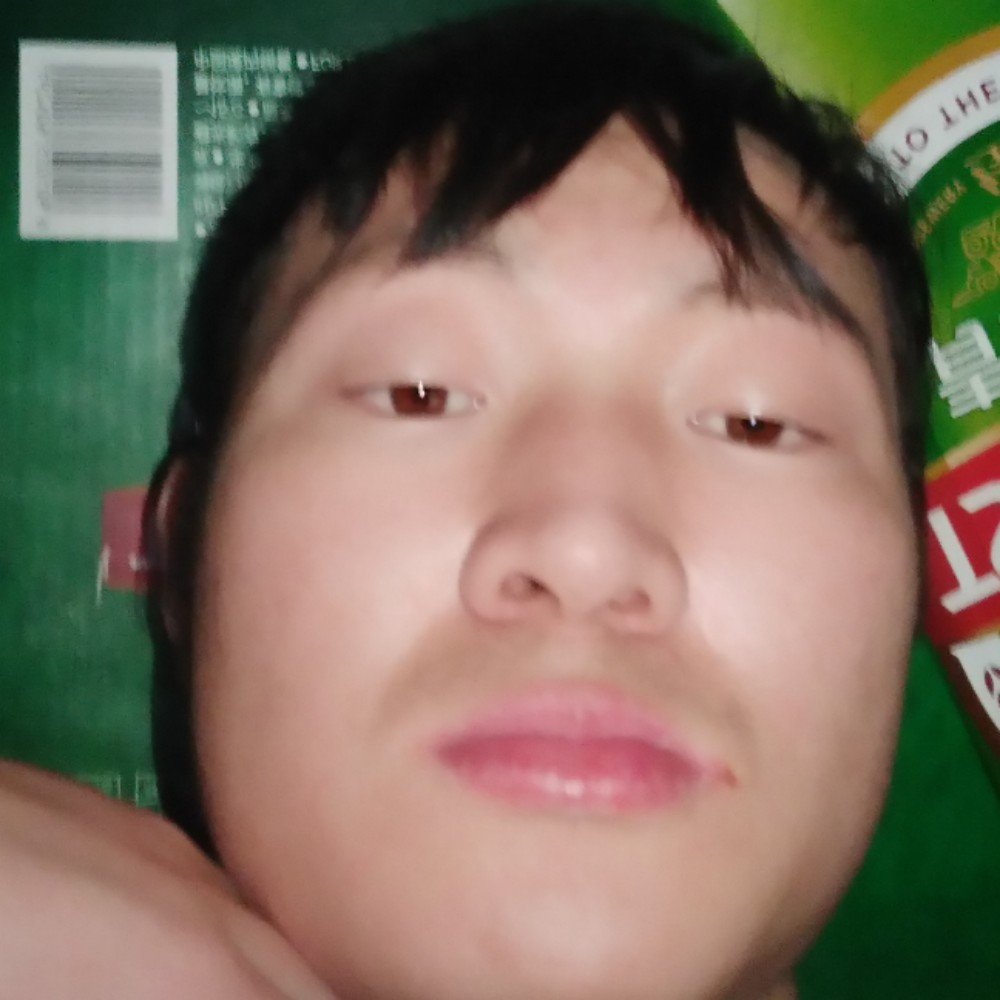健壮倾心帅哥的照片