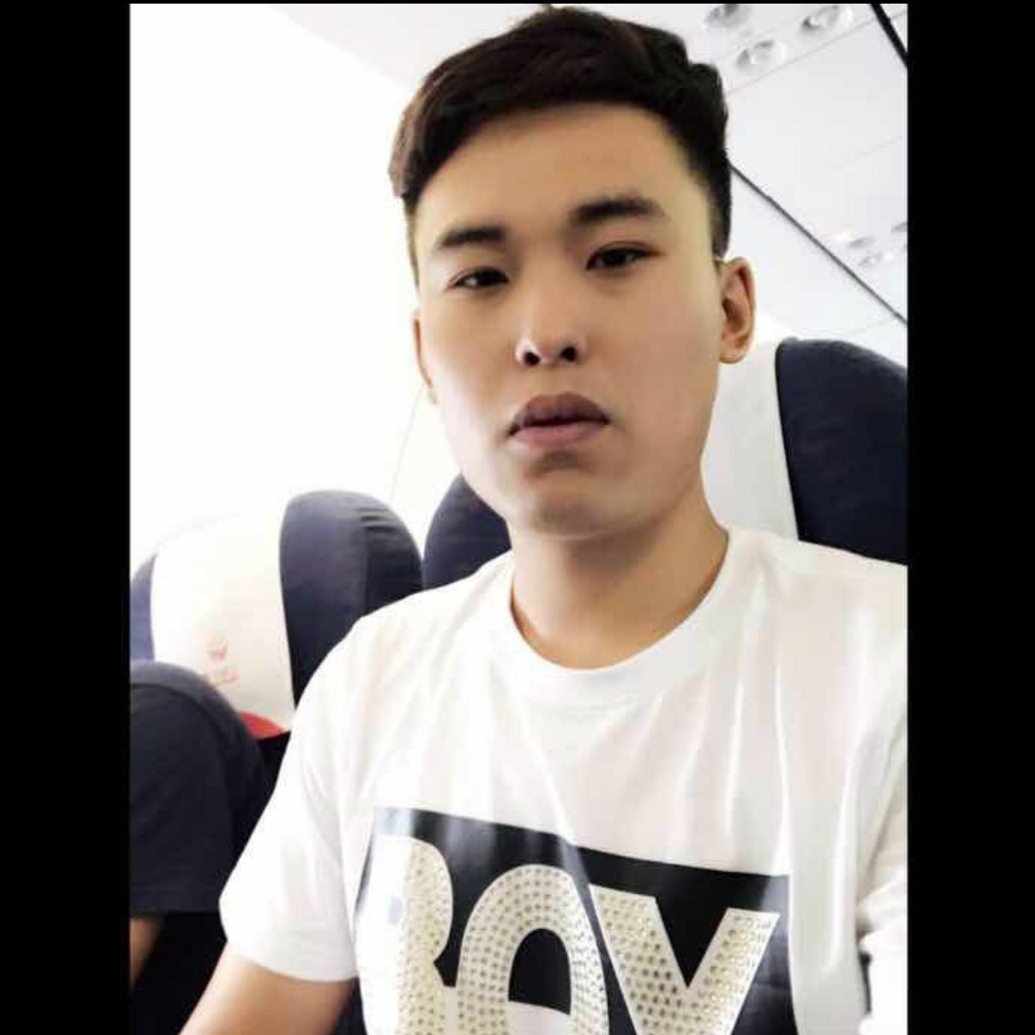 坦率与舒荷的照片