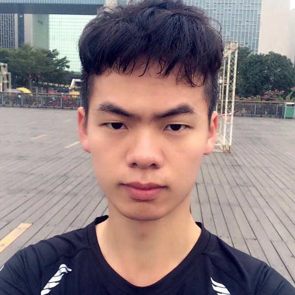 开心的小猪的照片