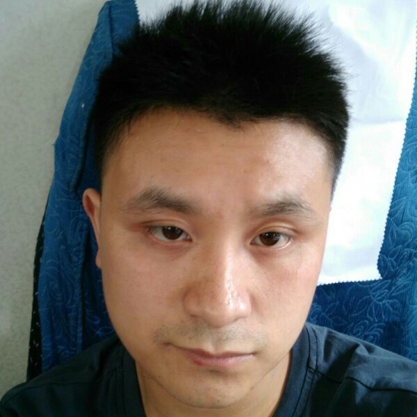 幸福倾心铅笔的照片