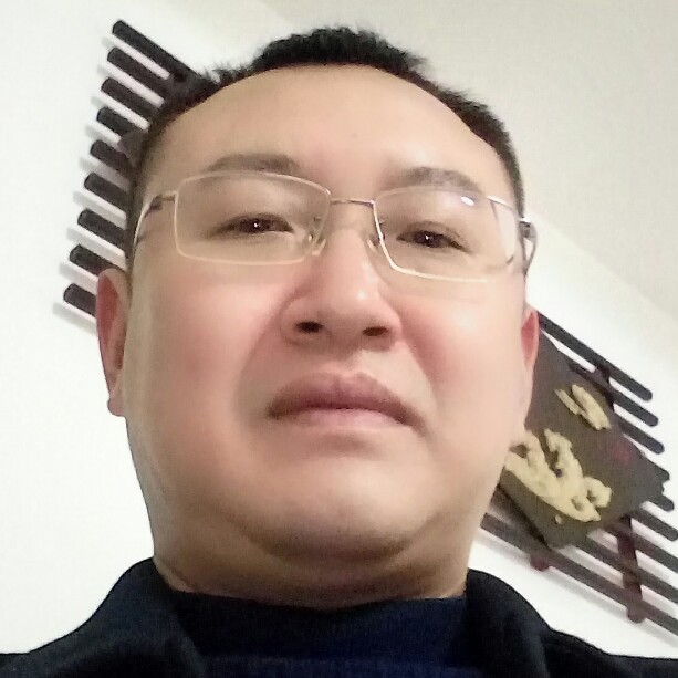斯文巨人的照片