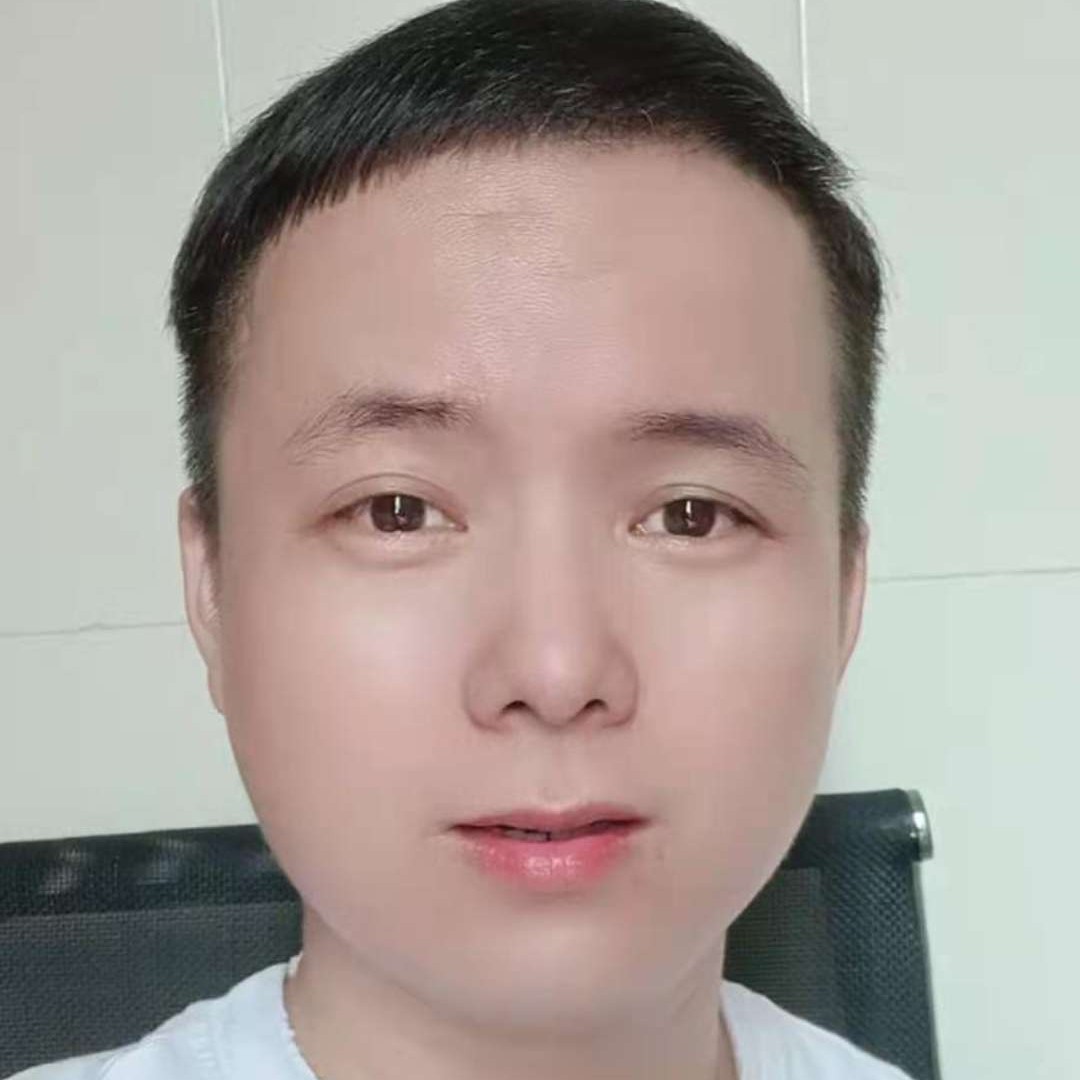 蜜认真的照片