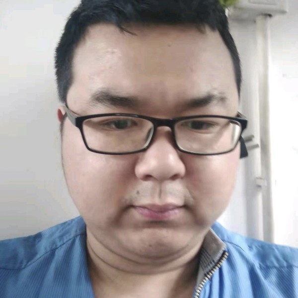 孤單深拥冬耀的照片