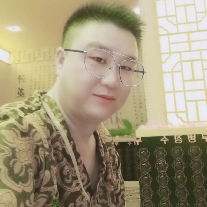 负责深拥期待的照片