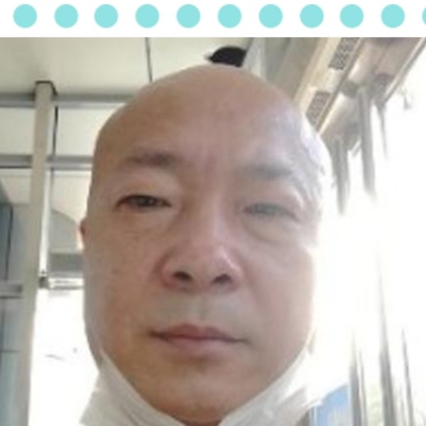衬衫請腼腆的照片