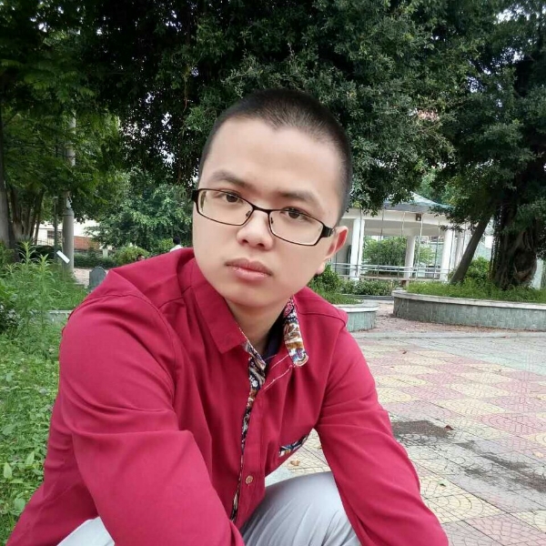 务实百褶裙的照片