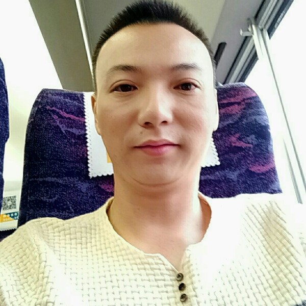 天蓝色的海的照片