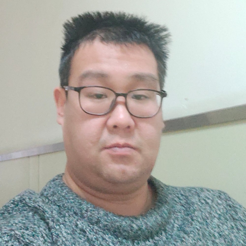 平常浅吻季节的照片