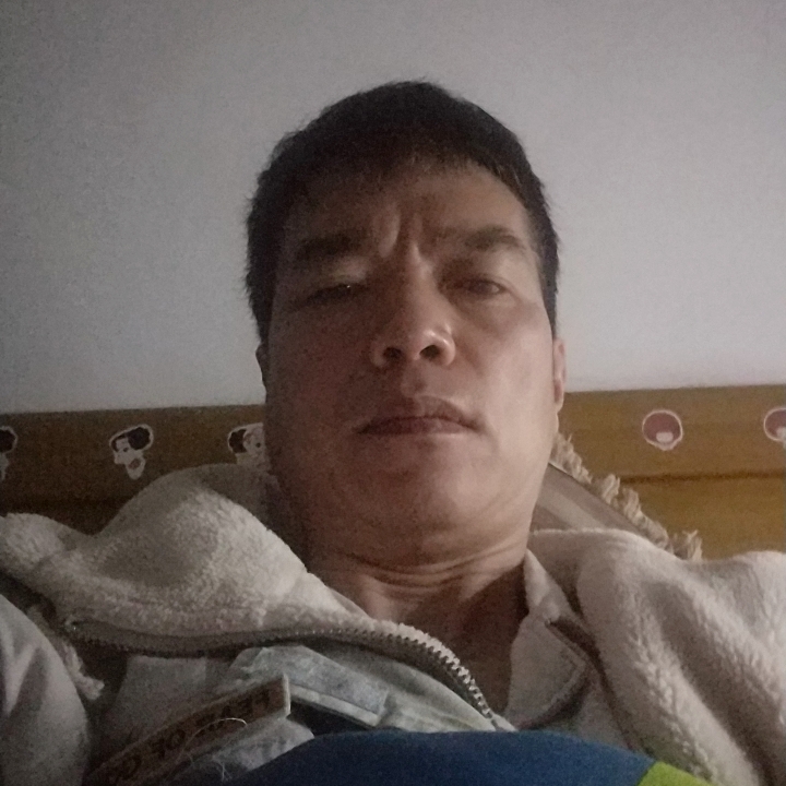 喜悦挽手烤鸡的照片