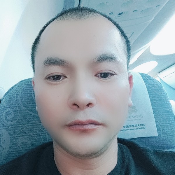 周大华的照片
