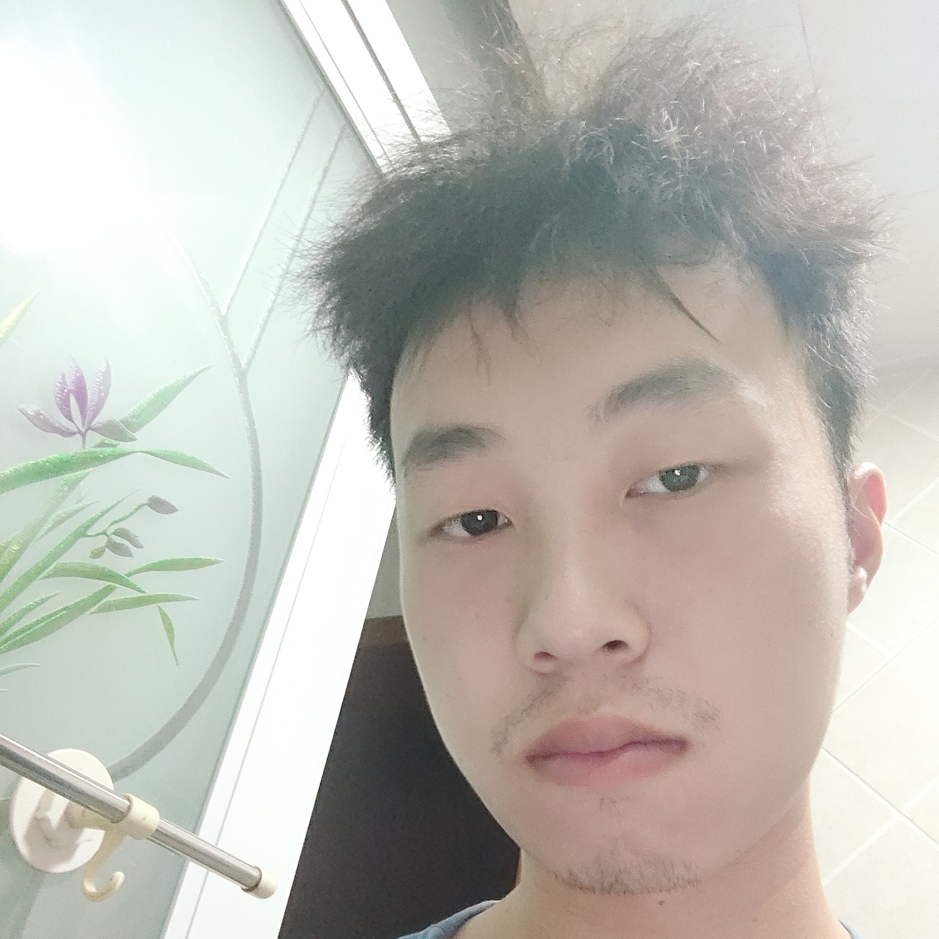 爱笑的好哭鬼的照片