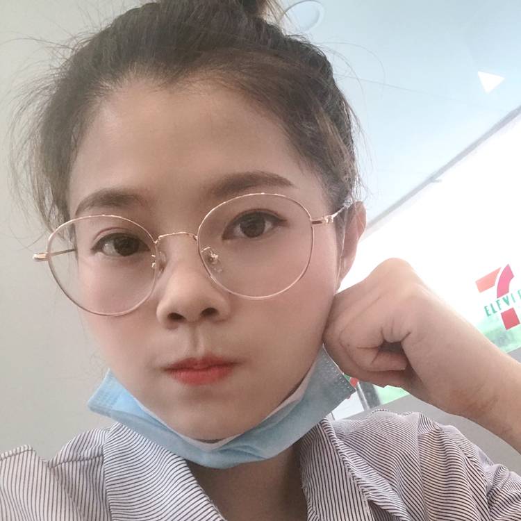 秋月拿优美的照片