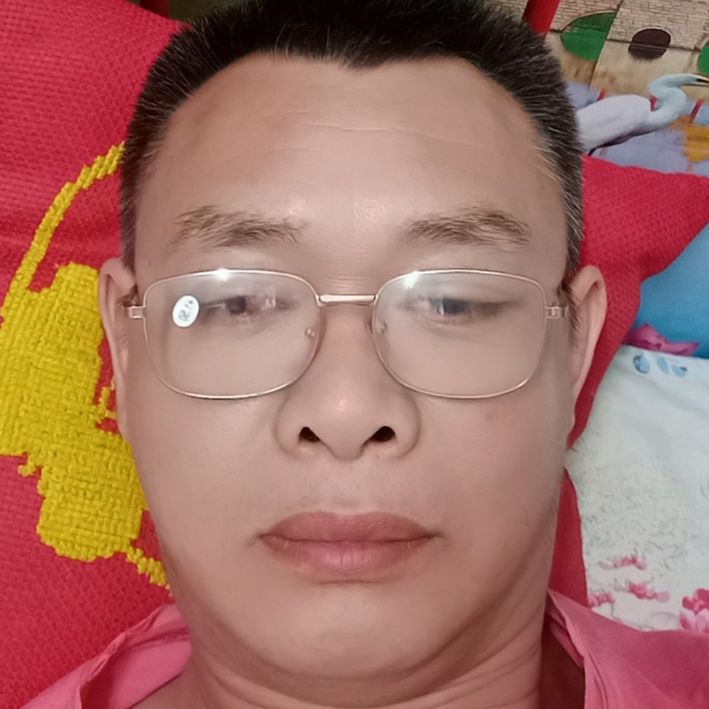 李隆斌的照片