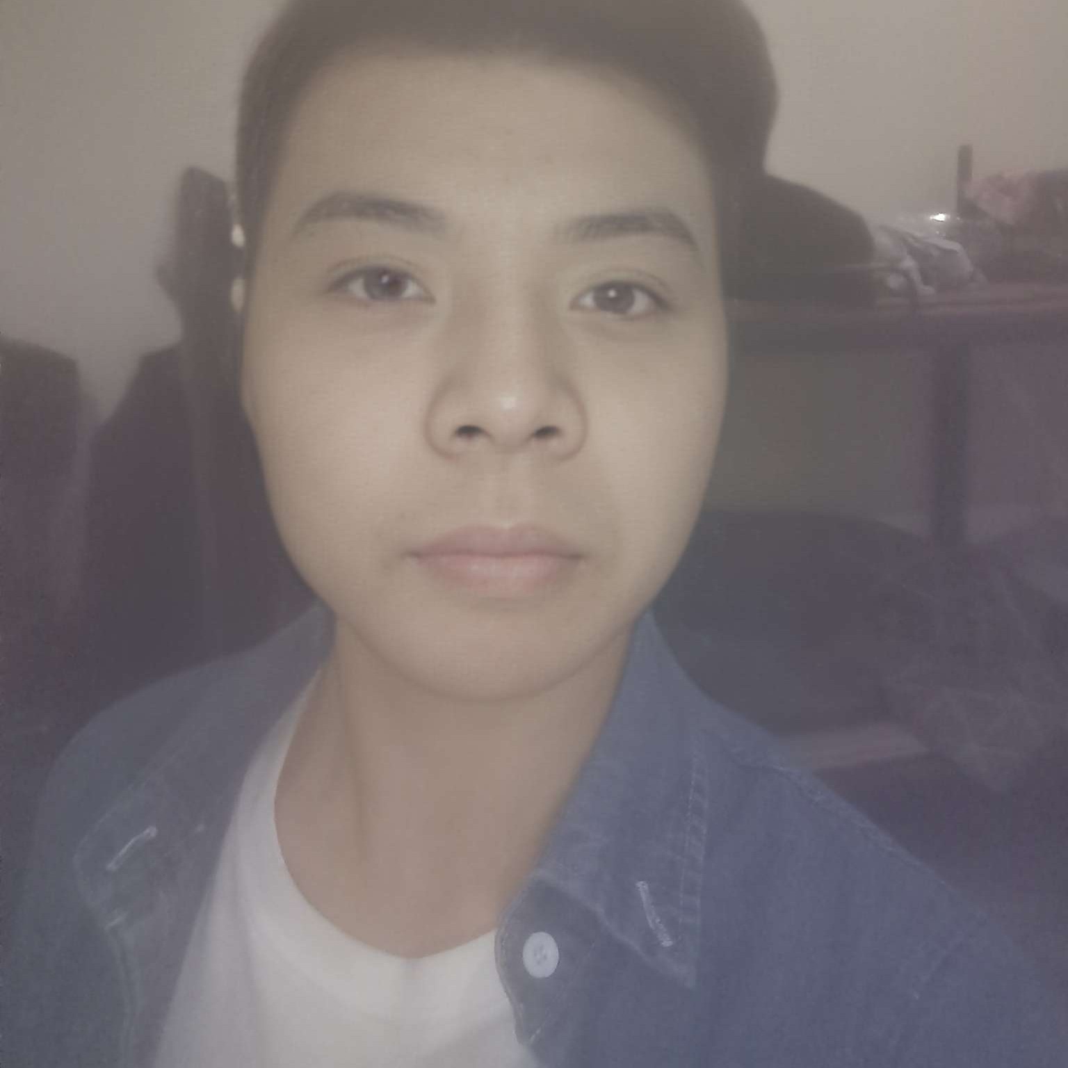 羞涩给河马的照片
