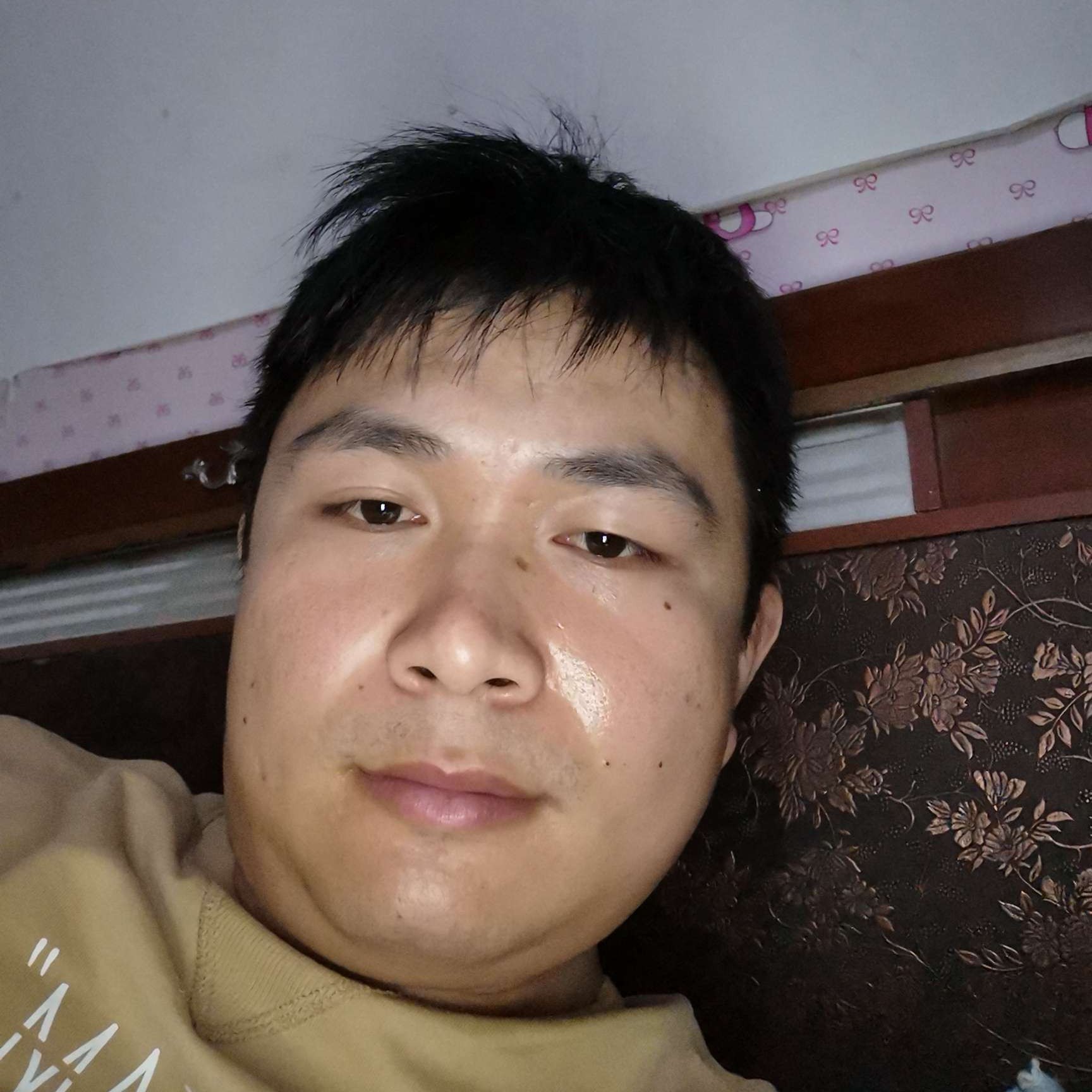 台灯愿细心的照片