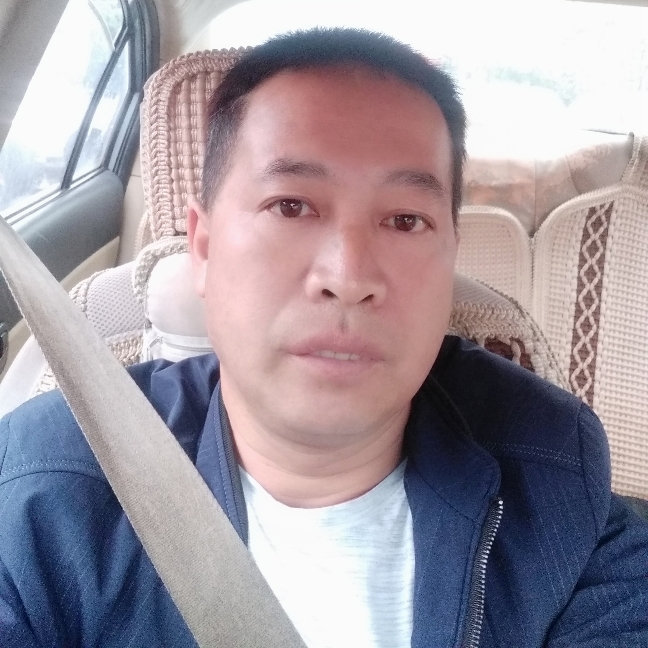 小蝴蝶浅吻大方的照片