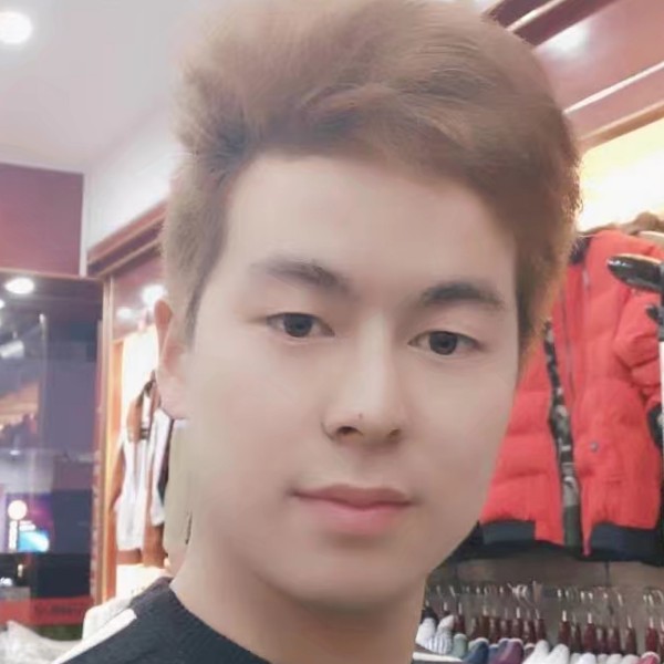 钥匙笑甜美的照片